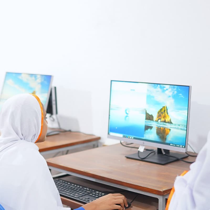Student at the new computer lab